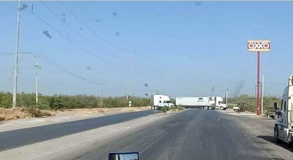 Bloqueó con tráileres en Tamaulipas en la carretera a Piedras Negras