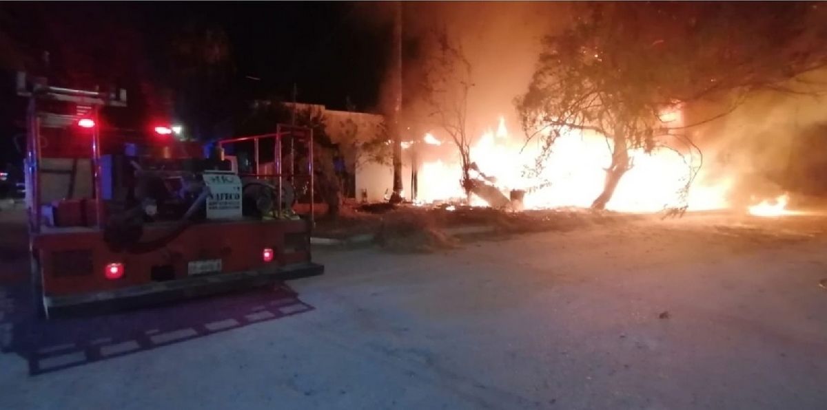 Corto circuito provoca incendio en domicilio