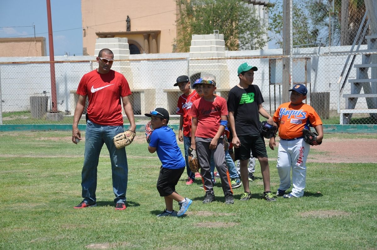 Promueve Fundación Bravitos de Corazón clínicas de beisbol