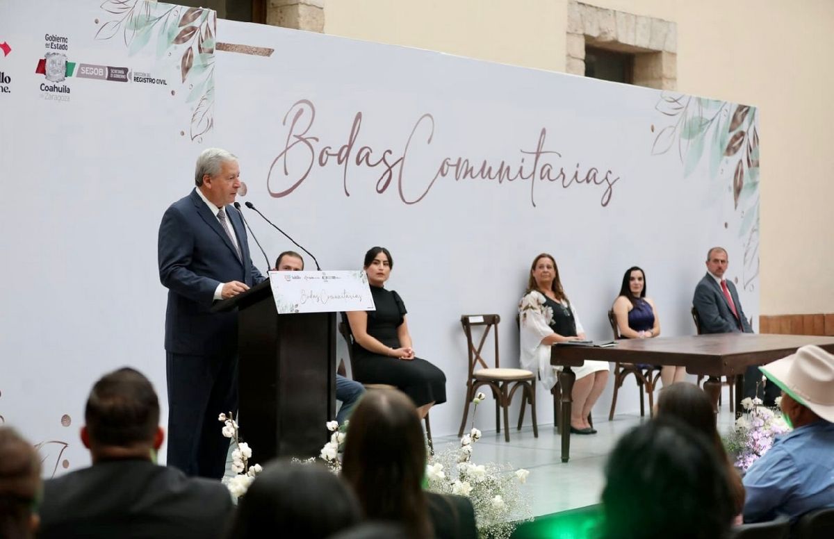 Se dan el sí 23 parejas de Saltillo en bodas comunitarias