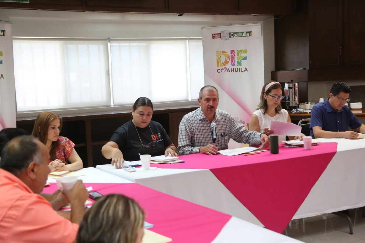 EN EQUIPO, TRABAJAMOS POR LA INFANCIA DE COAHUILA: DIF ESTATAL