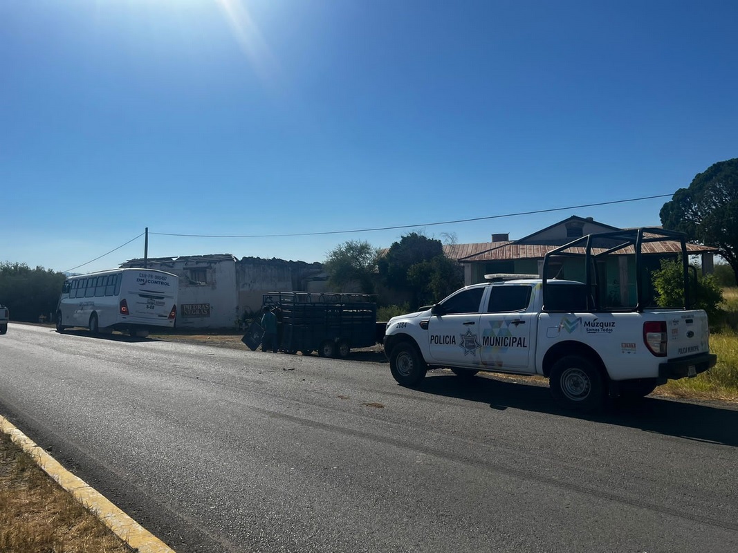 Choque en carretera alerta a las autoridades policiacas y cuerpos de emergencia en Múzquiz