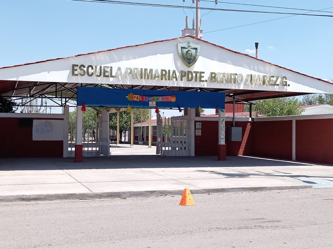 Roban en la escuela primaria Benito Juárez