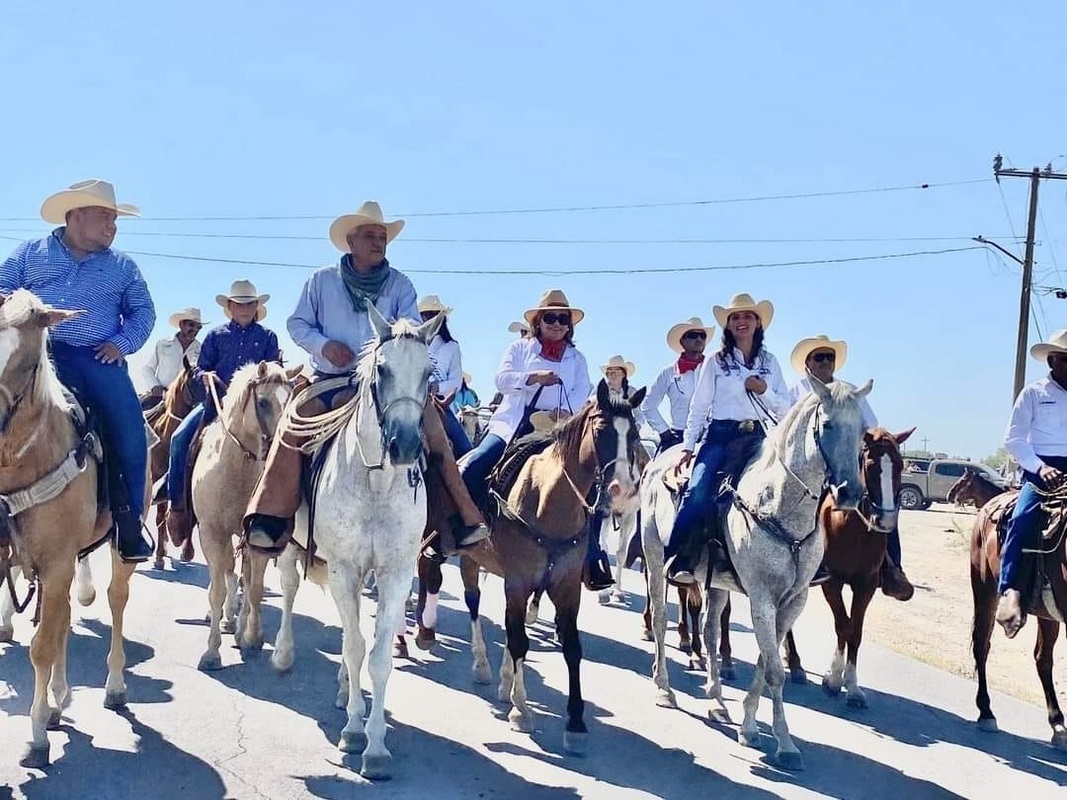 Con cabalgata conmemoran día del campesino y recuerdan a Emiliano Zapata