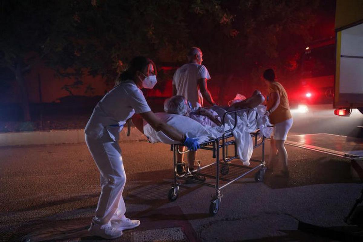 Grecia halla 18 cadáveres calcinados mientras los incendios proliferan en el sur de Europa