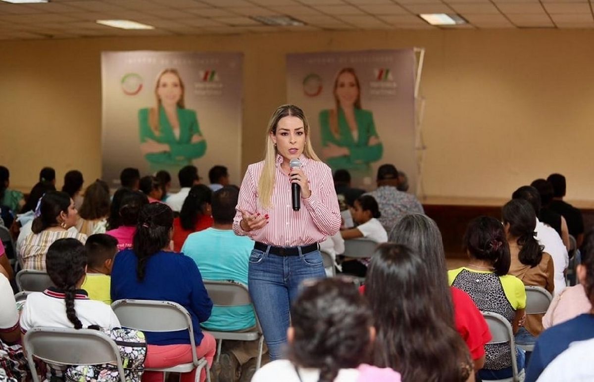 Senadora por Coahuila, Verónica Martínez  inicia gira para rendir informe legislativo, visita municipios de la región norte.