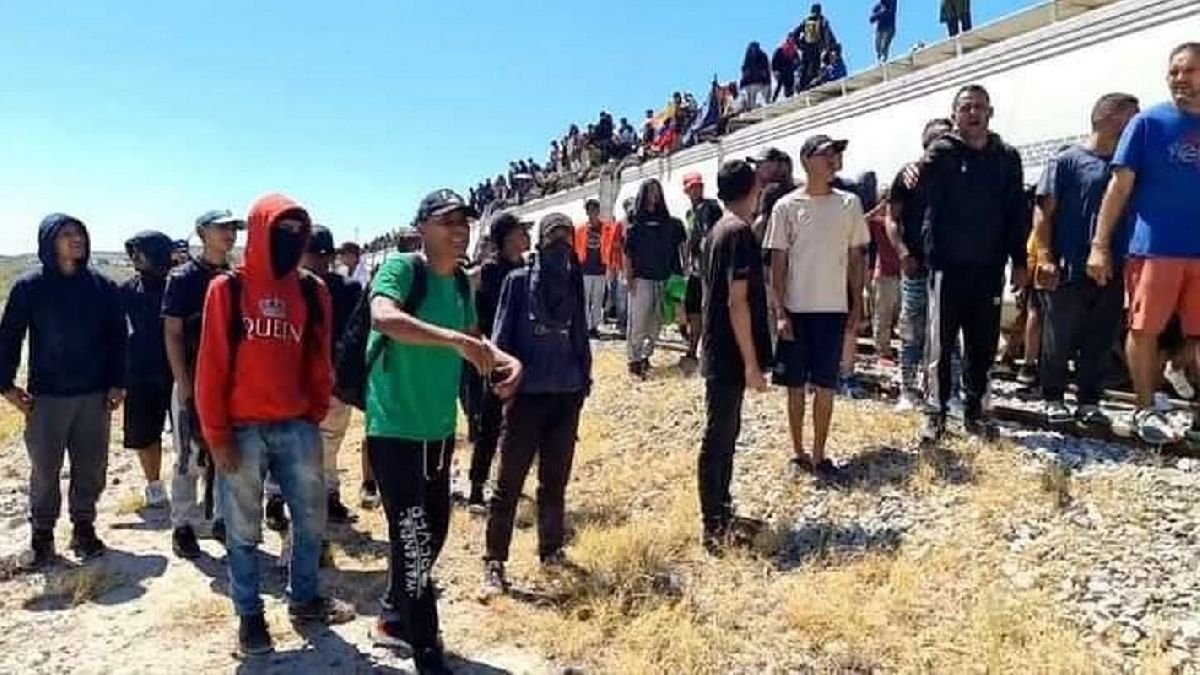Detienen en Monclova caravana de 3 mil migrantes