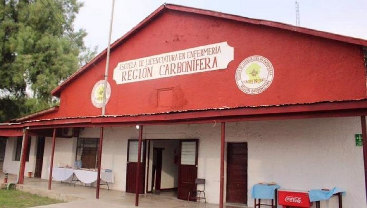 Lista inauguración del edificio de la Escuela de Enfermería en Agujita