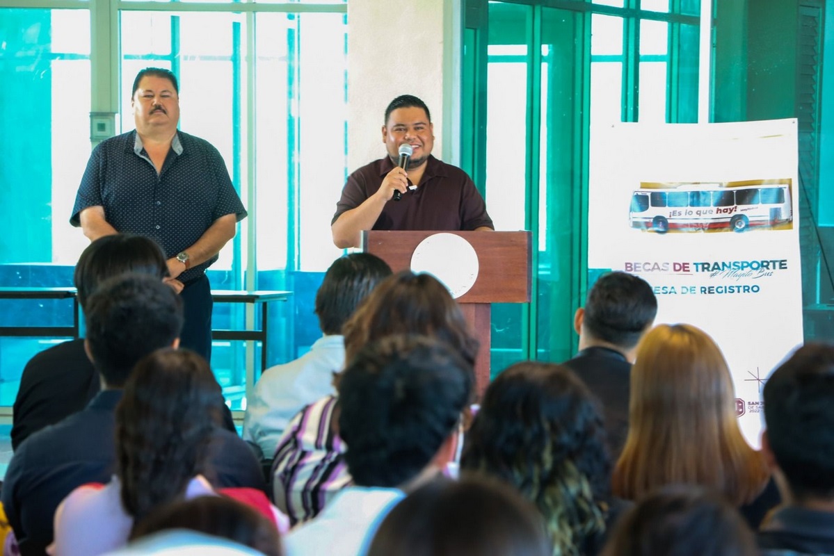 Brindará MALG becas de transporte a alumnos de la UTRC