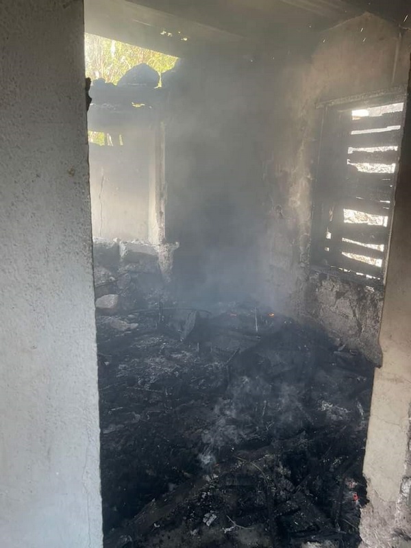 Vándalos incendian vivienda abandonada en Barroterán