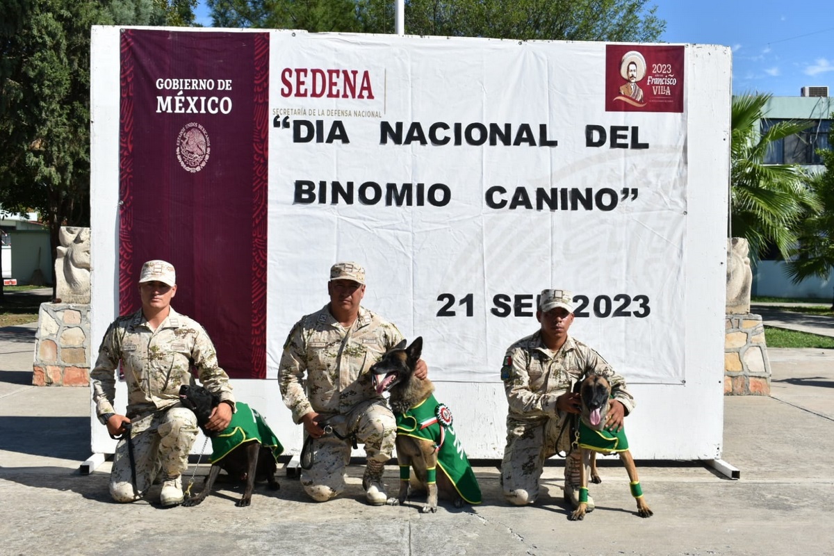 Regimiento de Múzquiz reconoce a binomios caninos en su día