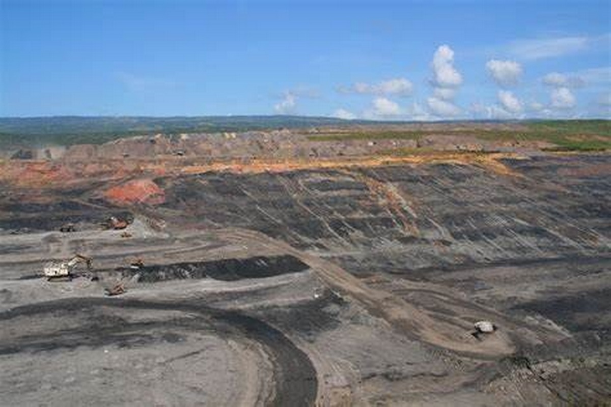 Existe déficit industrial en el tema del carbón: Dr. Luis Fernando Camacho