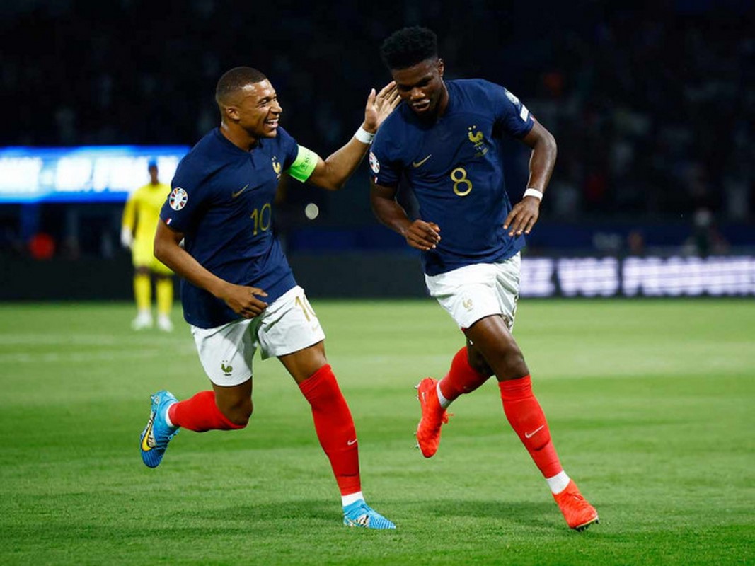 Francia pone pie y medio en la Eurocopa 2024