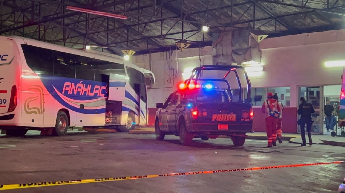 Localizan una persona sin vida en el interior del baño de la central de autobuses; PN