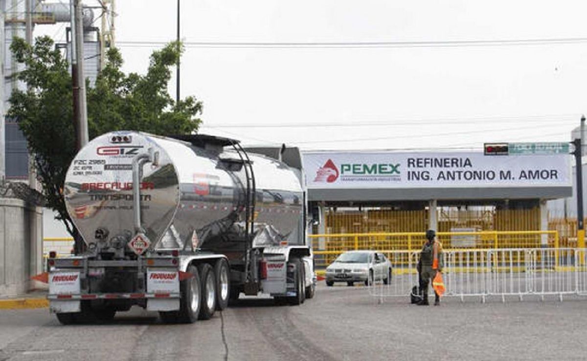 PRI va contra arrendamiento por 832 mdp de 35 camionetas blindadas en Pemex