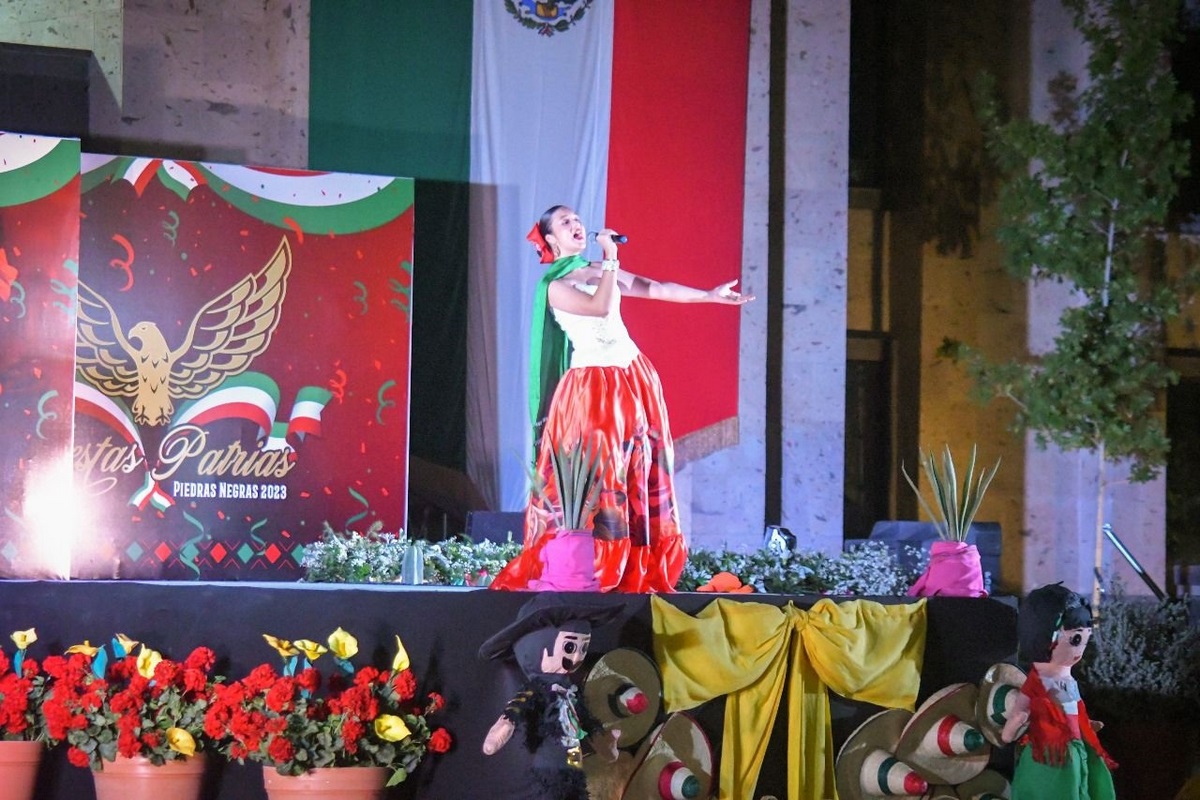 Premian a ganadores de concurso de música tradicional nacional