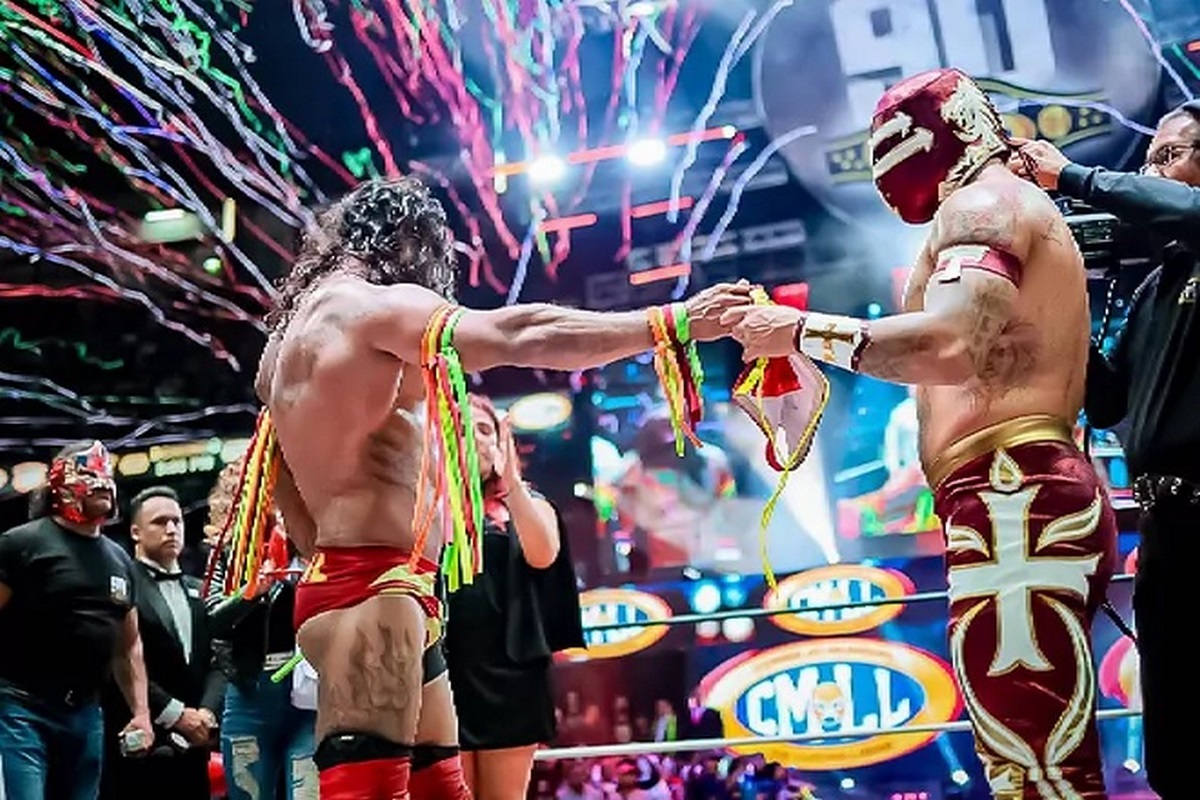 Dragón Rojo Jr. pierde su máscara ante Templario en histórica entrada en la Arena México