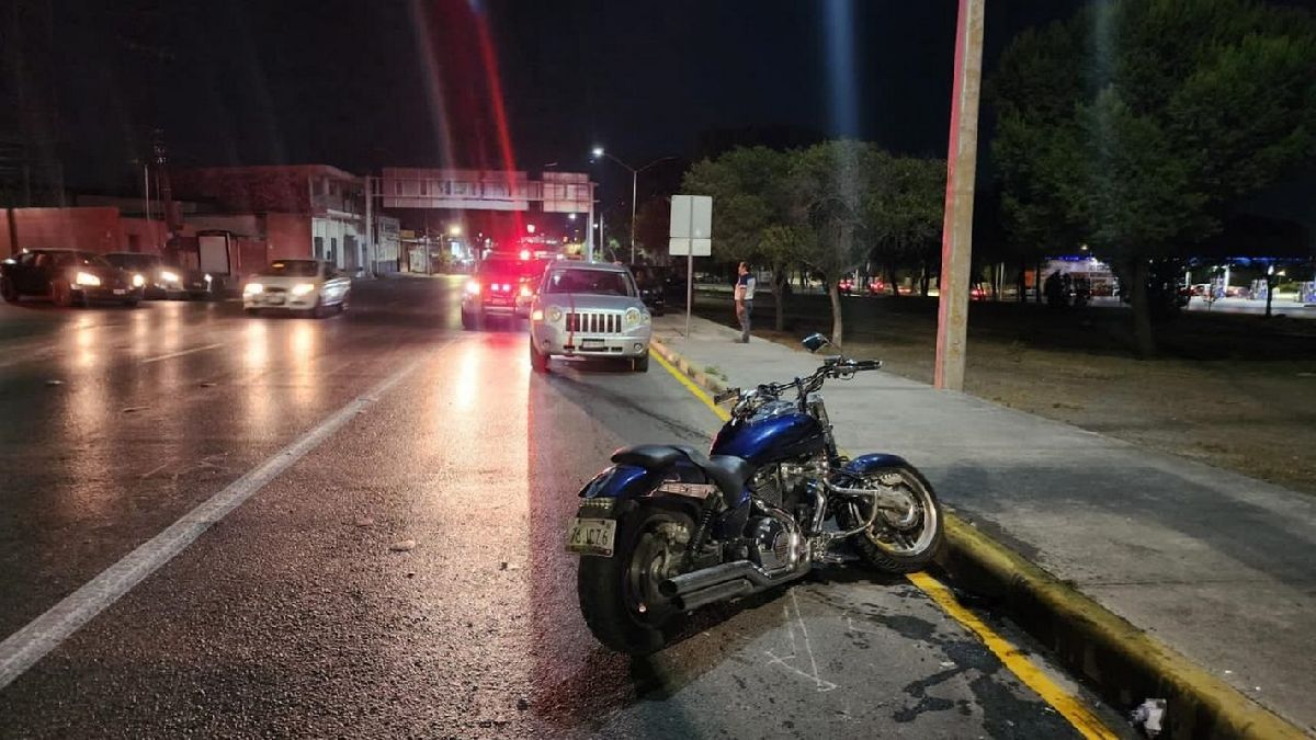 Motociclista es embestido