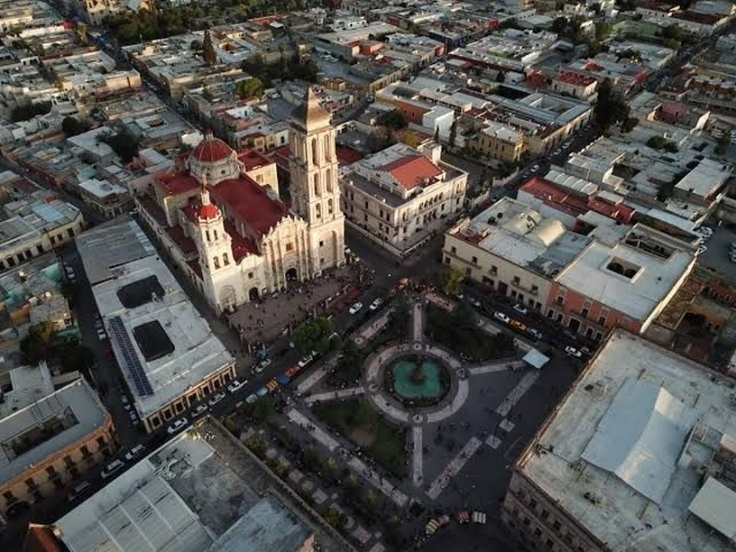Ex Obispo Vera pide quitar antro del centro de Saltillo.