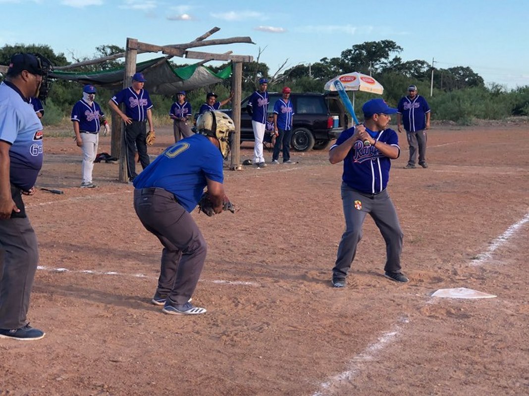 “Blue Jays” doblegan a “Rangers”