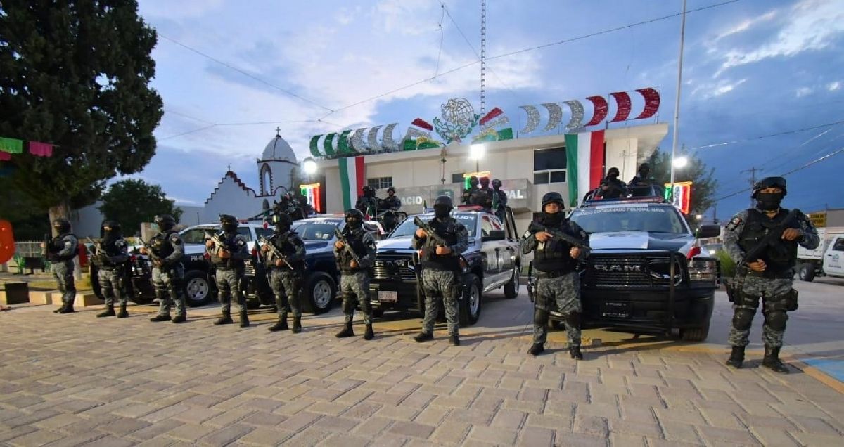Entrega alcaldesa cuatro patrullas a SP de Nava