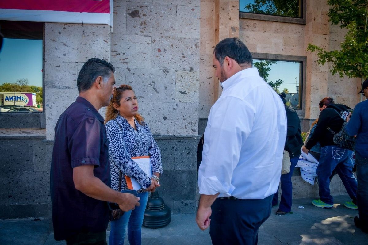 Atiende municipio manifestación de extrabajadores de empresa VU “Manufacturing”