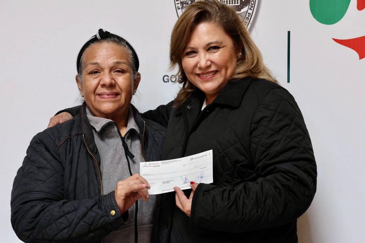 Entregó alcaldesa Diana Haro apoyos económicos a personas con cáncer