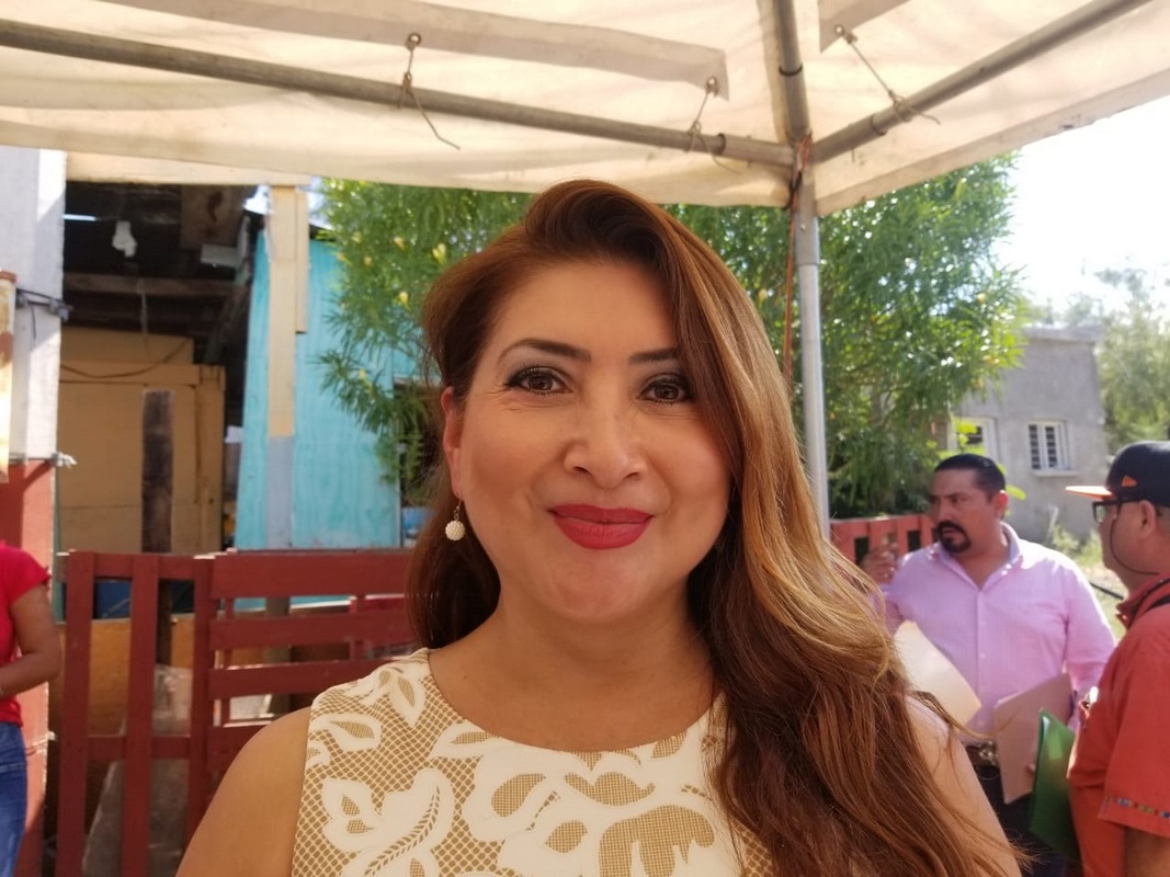 Recibe la subdirección de servicios educativos mobiliario para escuelas