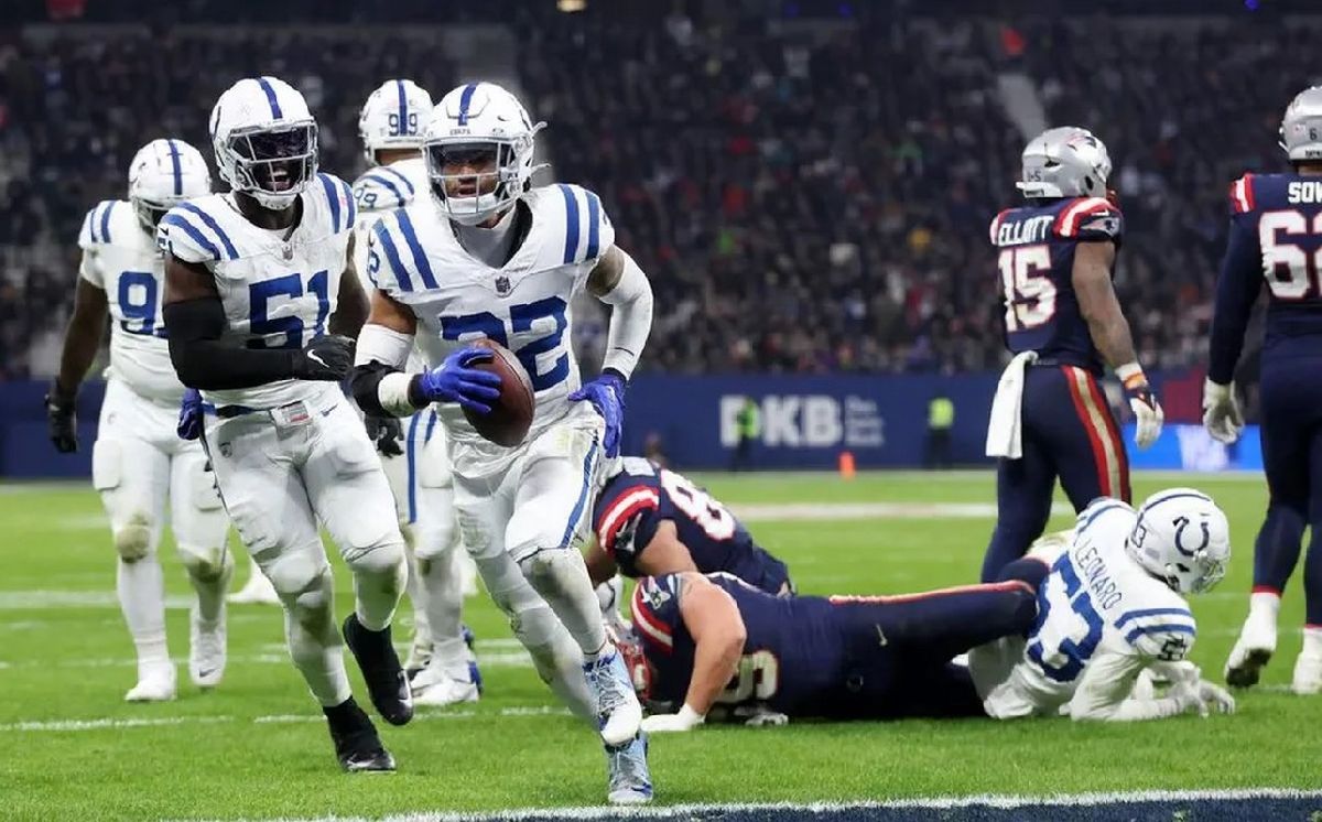 Indianapolis se impone 10-6 a New England en Alemania