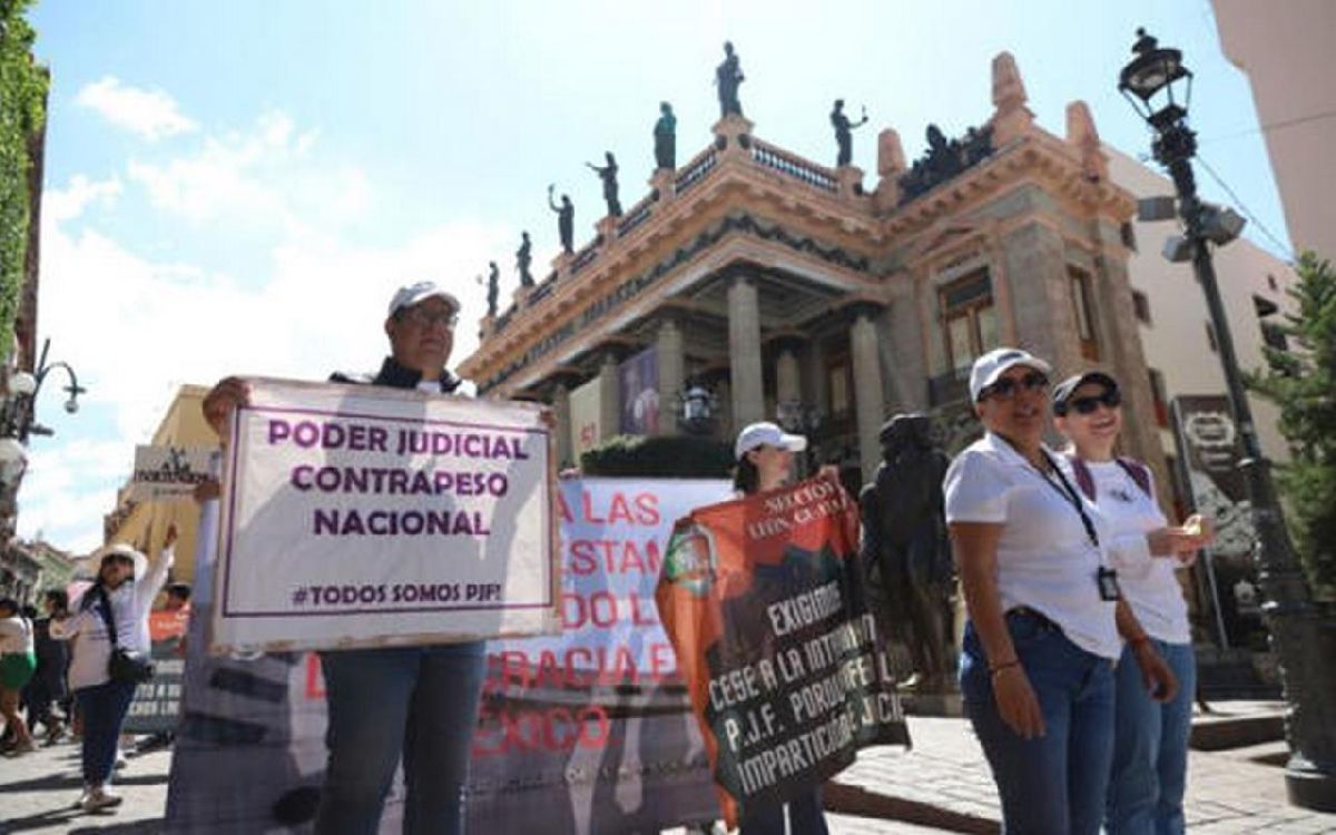 Corte da luz verde a ministro Laynez para resolver fideicomisos; desecha impedimento de Presidencia