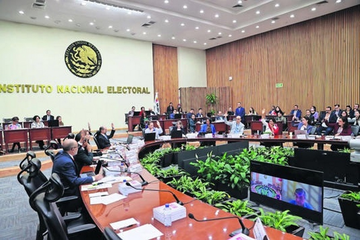 INE define criterios para debates electorales de 2024; Morena pide moderación imparcial