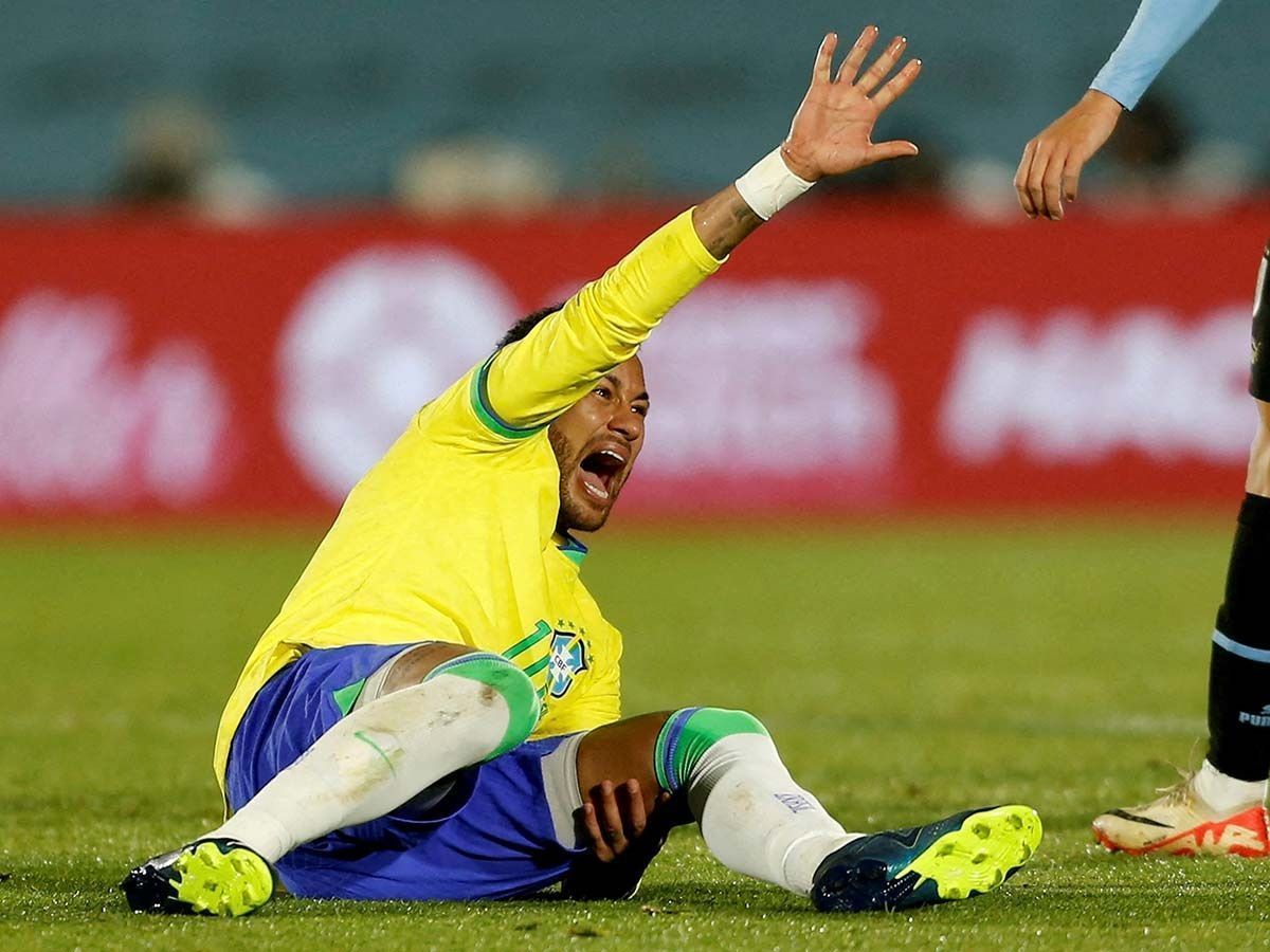 Neymar será operado el jueves en Brasil de la ruptura de ligamento cruzado