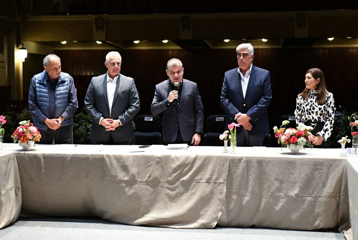 TOMA MARS PROTESTA AL NUEVO PATRONATO DEL TEATRO ‘ISAURO MARTÍNEZ’