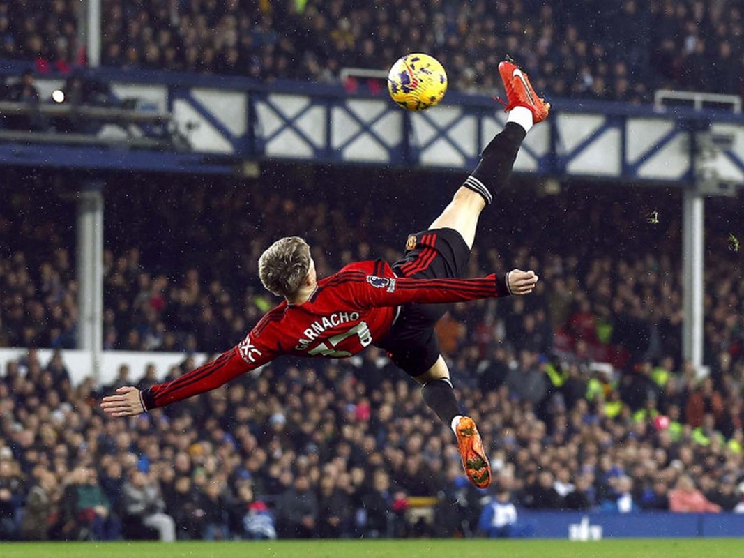 ¡Poema de gol y triunfo del Manchester United sobre Everton!