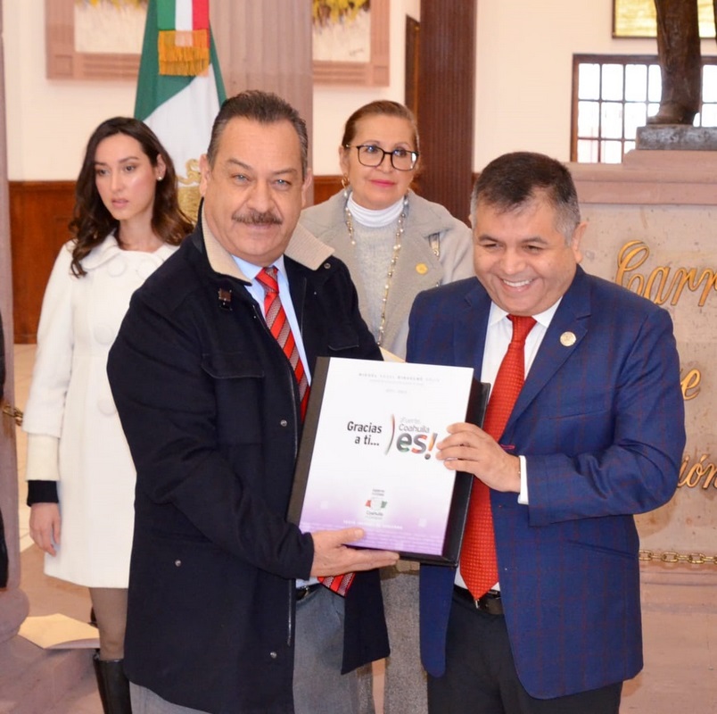 Entrega secretario de Gobierno al Congreso de Coahuila la glosa del 6° Informe del gobernador Miguel Riquelme