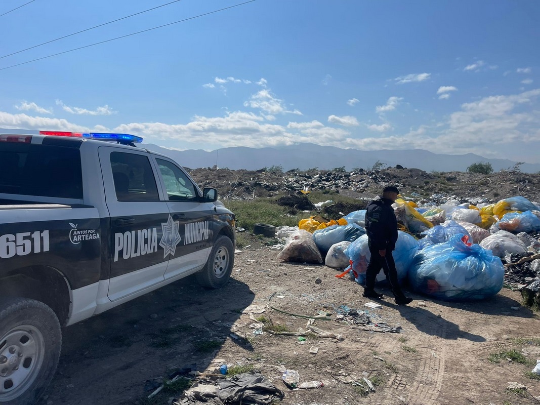 Detiene Policía Municipal de Arteaga a individuo por tirar basura
