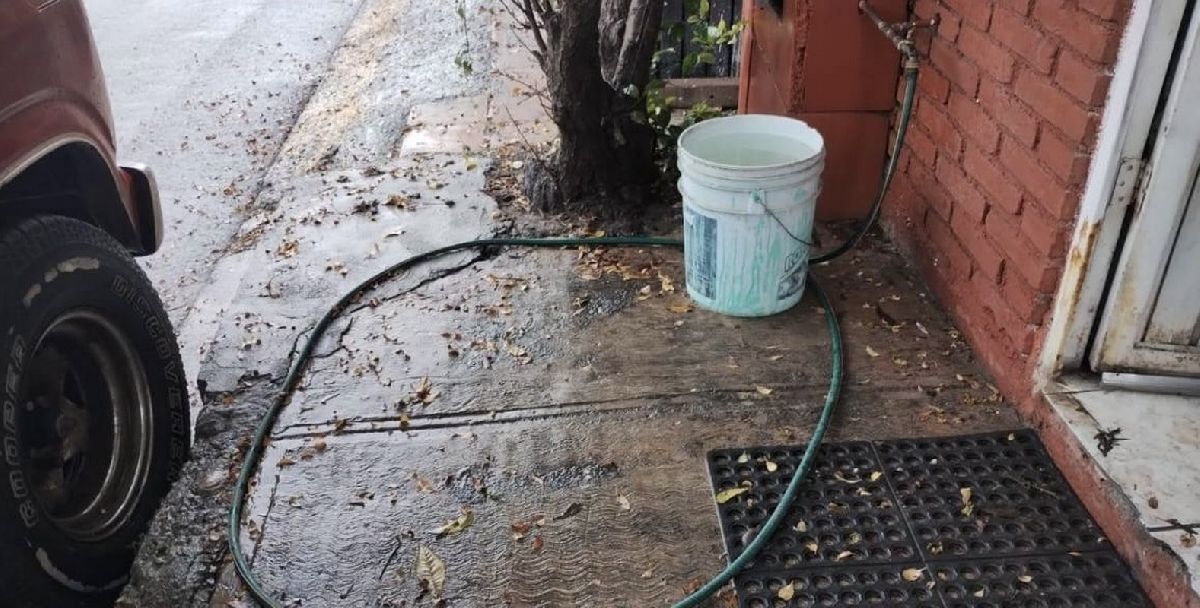 AGSAL resuelve problema de agua contaminada.