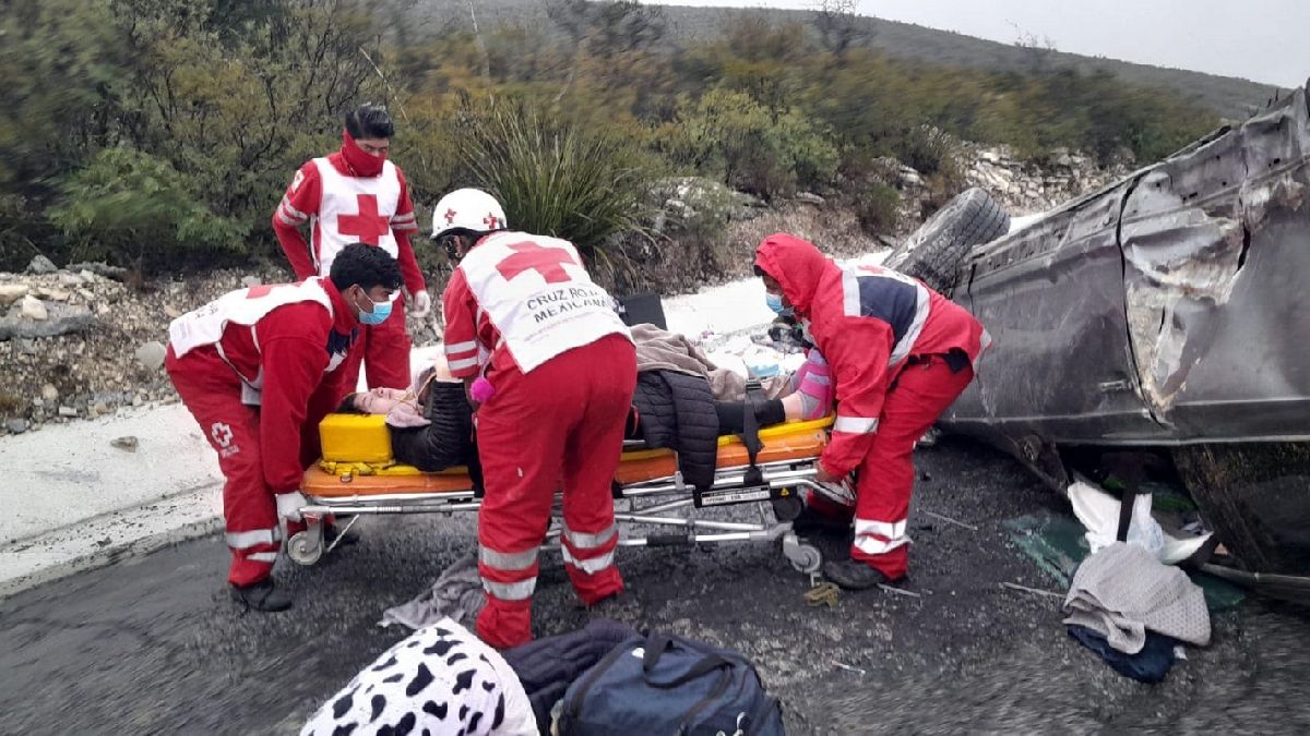 Dos heridos en volcadura en la “Premier”