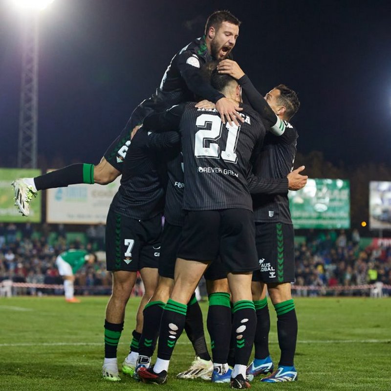 Betis y Andrés Guardado superan un susto en Copa del Rey