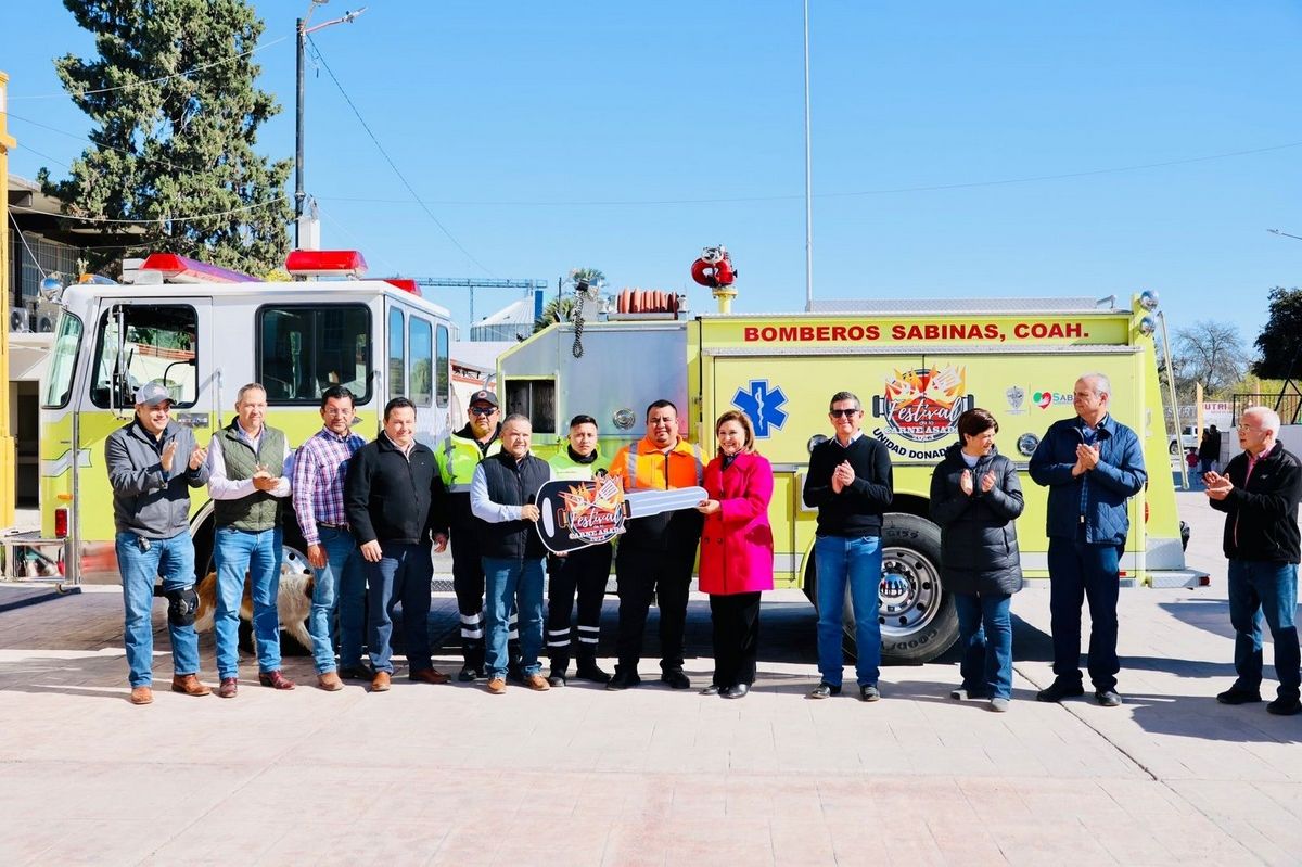 Entregan motobomba a bomberos de Sabinas y equipamiento