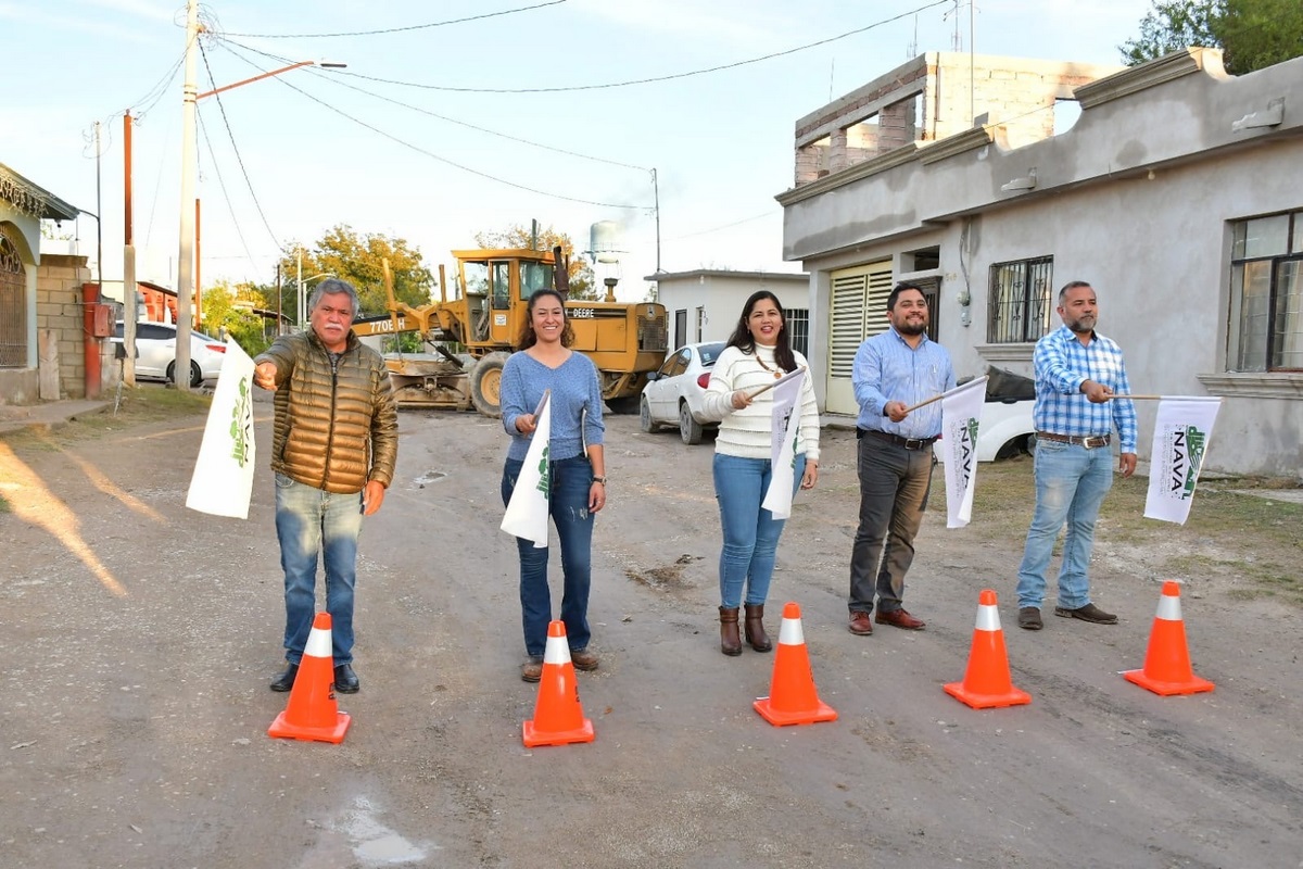 Pone alcaldesa de Nava en marcha pavimentación de la calle Jovita del Valle