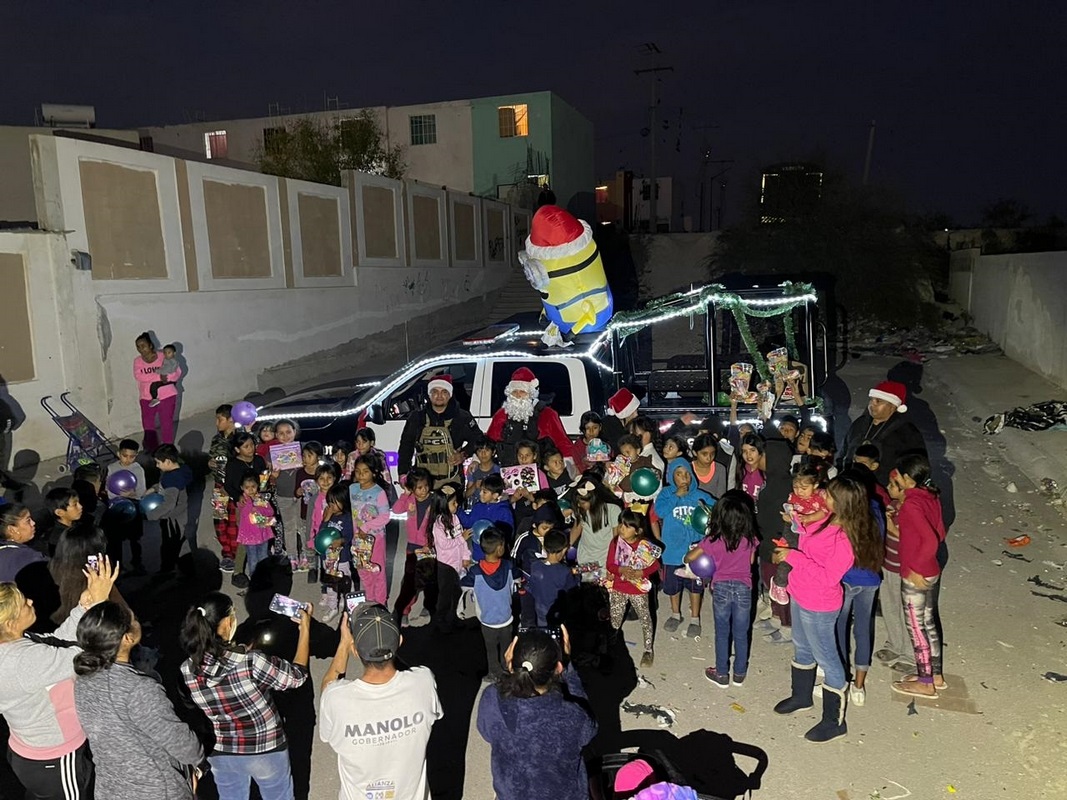 Elementos de la PCC festejan con posada a los niños de Privada Santa Teresa