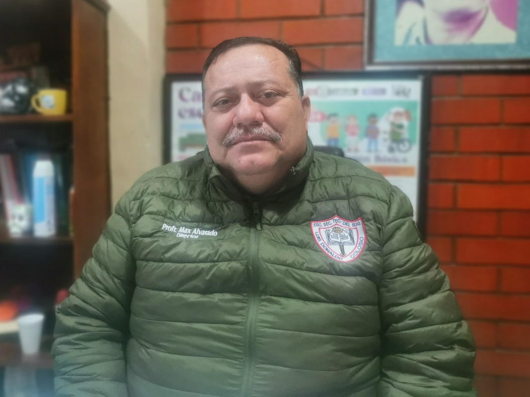 Exhiben alumnos de secundaria trabajos de los campos formativos