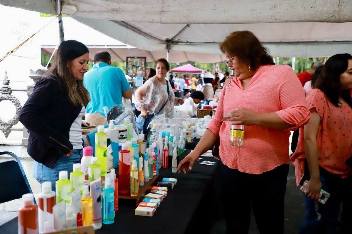 Beneficia gobierno de Saltillo con créditos a mil 400 mujeres