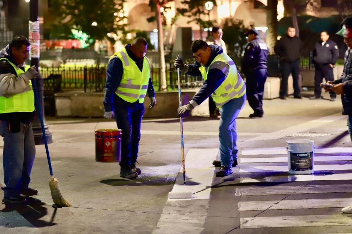 Pinta Comisaría de Seguridad líneas peatonales en Centro Histórico