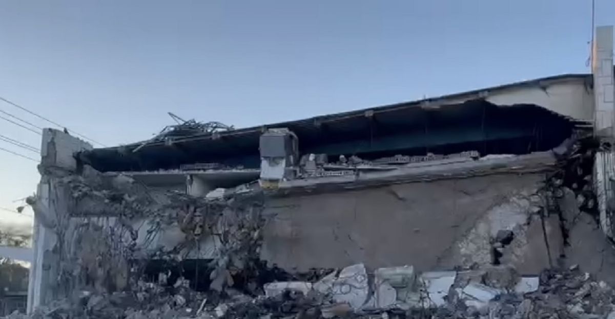 Se incendia edificio durante demolición