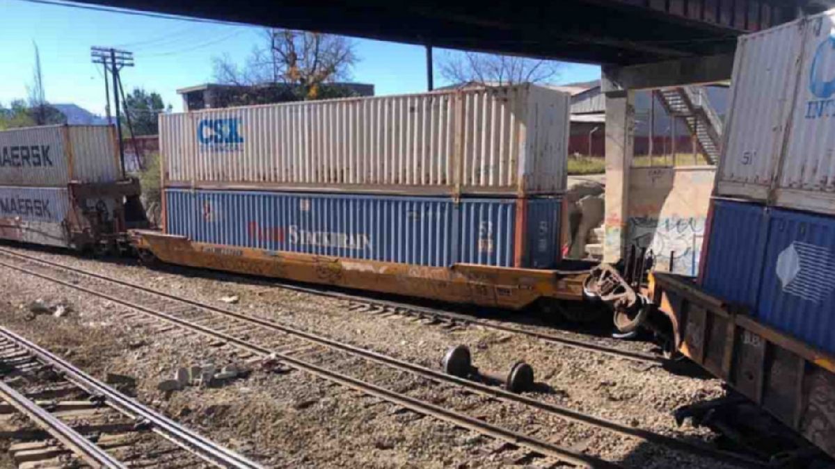 Se descarrila ferrocarril en área poblada de Saltillo