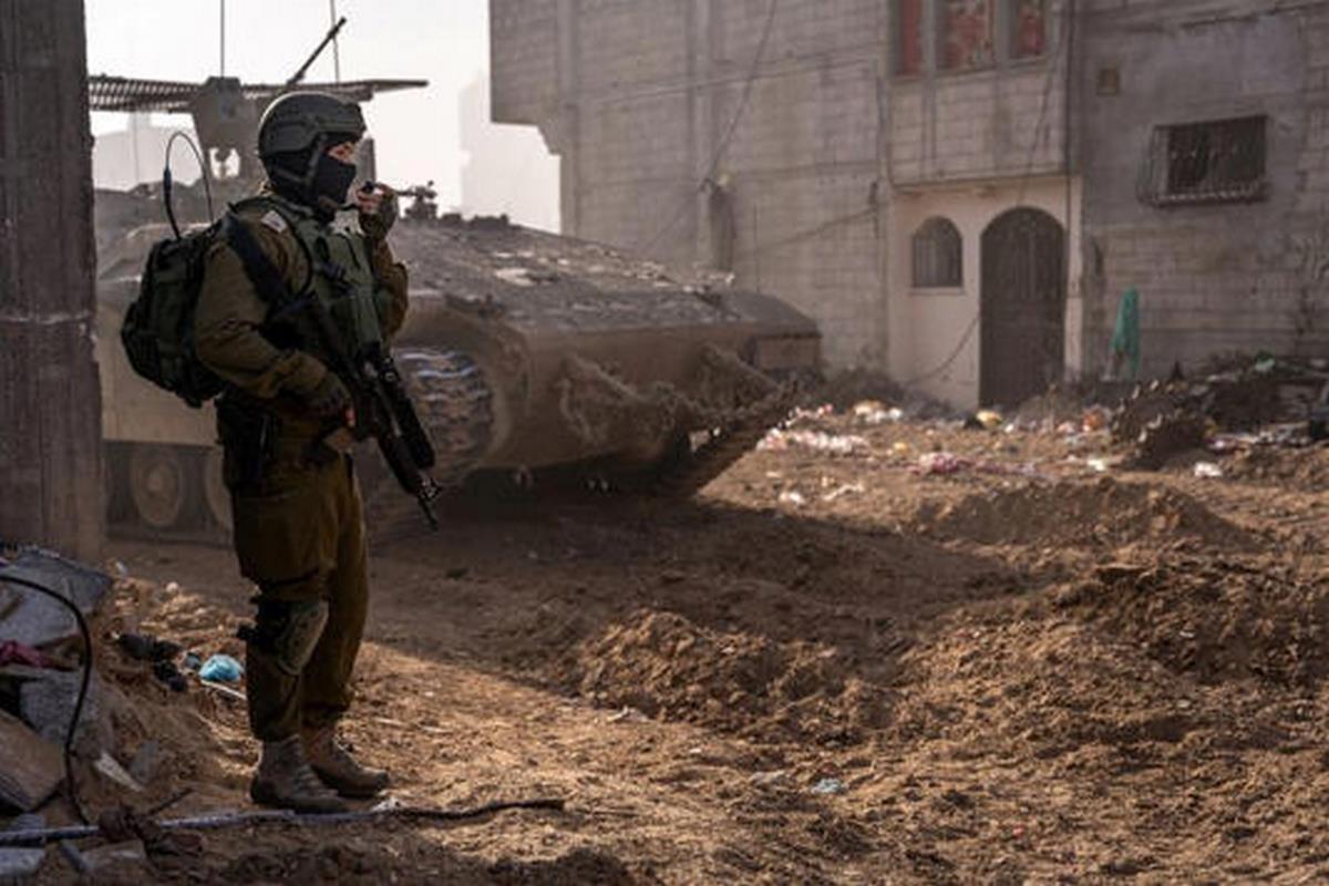 Más palestinos desplazados mientras Israel combate a Hamás en el sur de Gaza