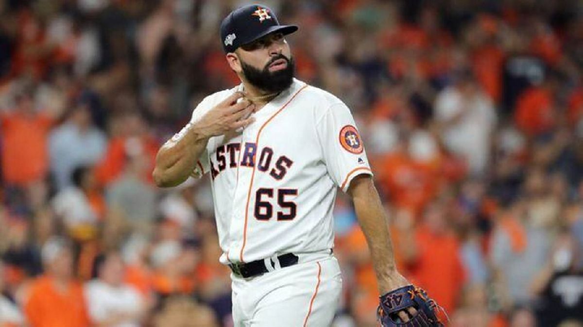 El mexicano José Urquidy seguirá con los Houston Astros al evitar arbitraje salarial en la MLB