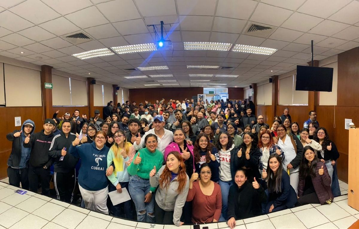 A pasos firmes continúa su campaña Octavio Pimentel